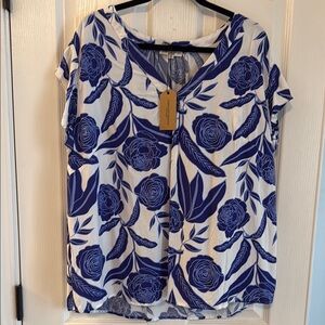 Christian Siriano v-neck floral flowy blouse